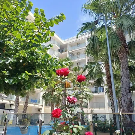 Sea View Apartment *
